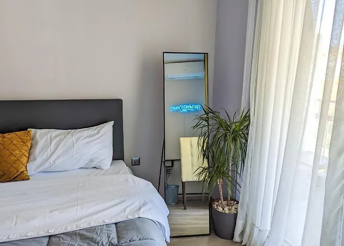 Luxury Suites With King-Sized Bed