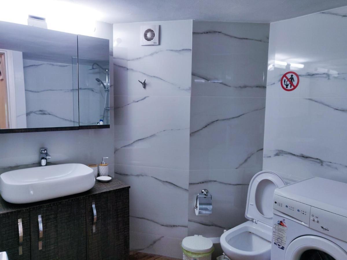 Luxury With King-sized Bed Apartmán Soluň