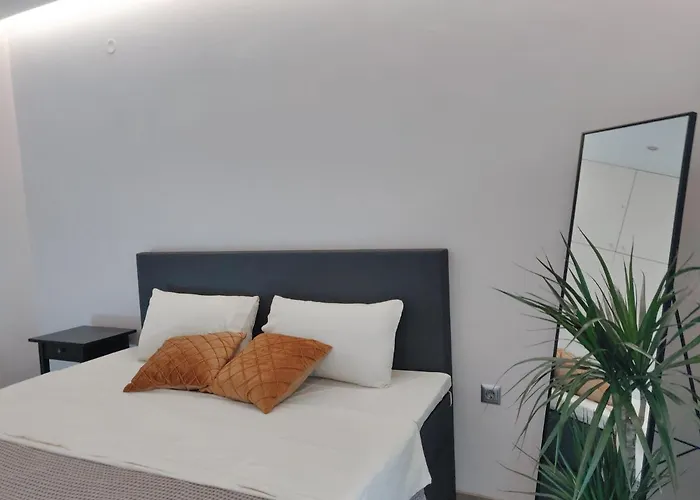 Luxury Suites With King-Sized Bed